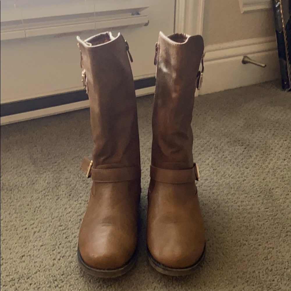 Girls brown boots